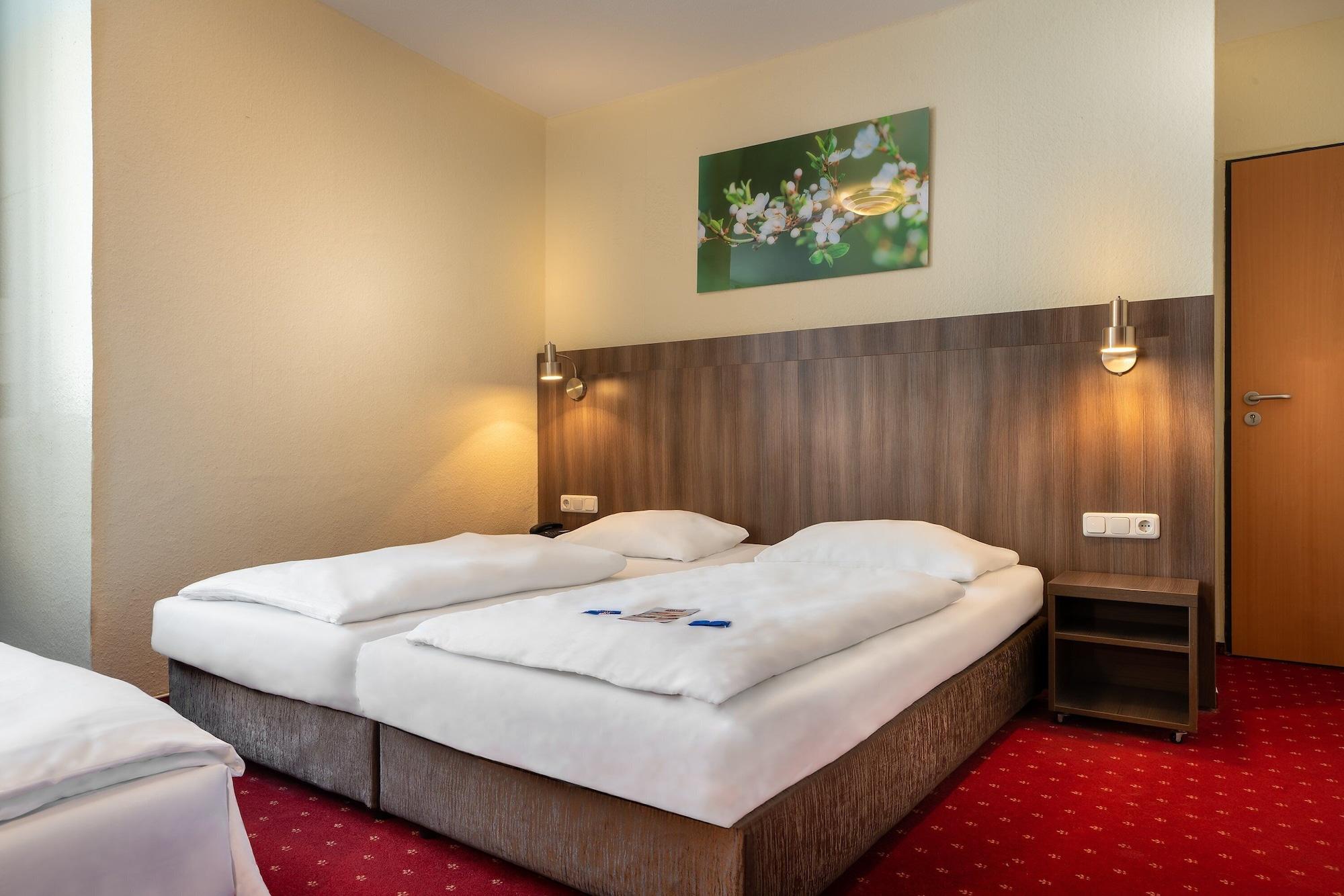 โนวุม โฮเต็ล ลีโอเน็ท คอล์น อัลท์สตัดท์ Hotel โคโลญ ภายนอก รูปภาพ