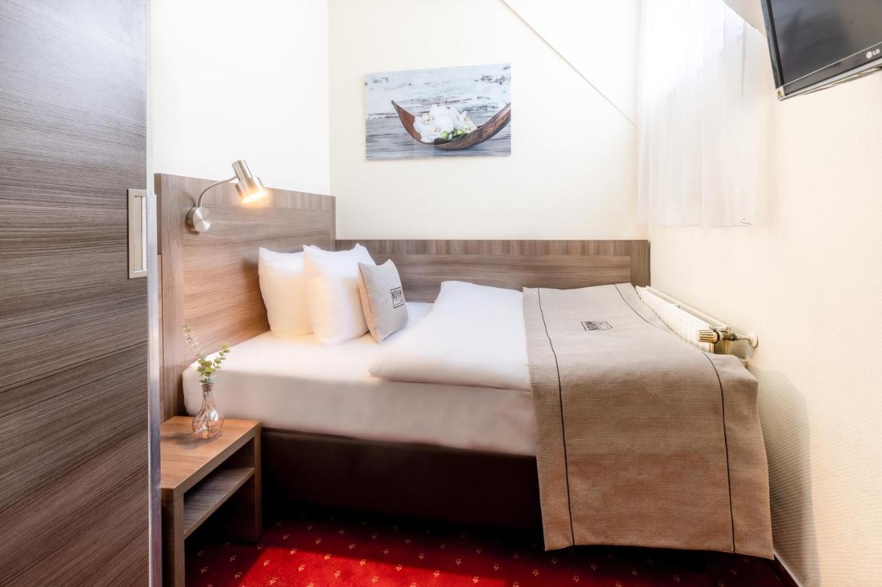 โนวุม โฮเต็ล ลีโอเน็ท คอล์น อัลท์สตัดท์ Hotel โคโลญ ภายนอก รูปภาพ