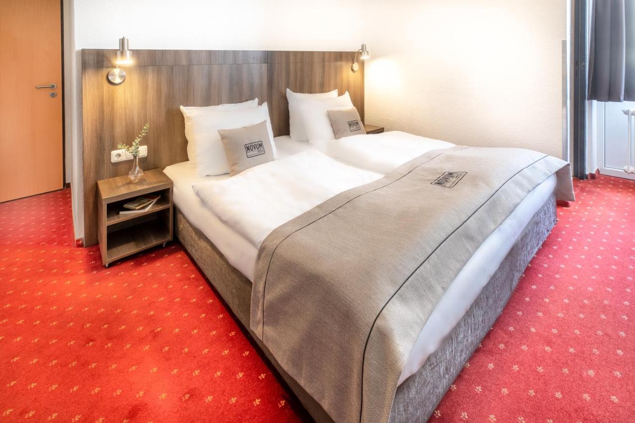 โนวุม โฮเต็ล ลีโอเน็ท คอล์น อัลท์สตัดท์ Hotel โคโลญ ภายนอก รูปภาพ