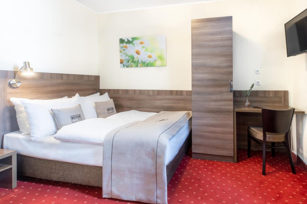 โนวุม โฮเต็ล ลีโอเน็ท คอล์น อัลท์สตัดท์ Hotel โคโลญ ภายนอก รูปภาพ
