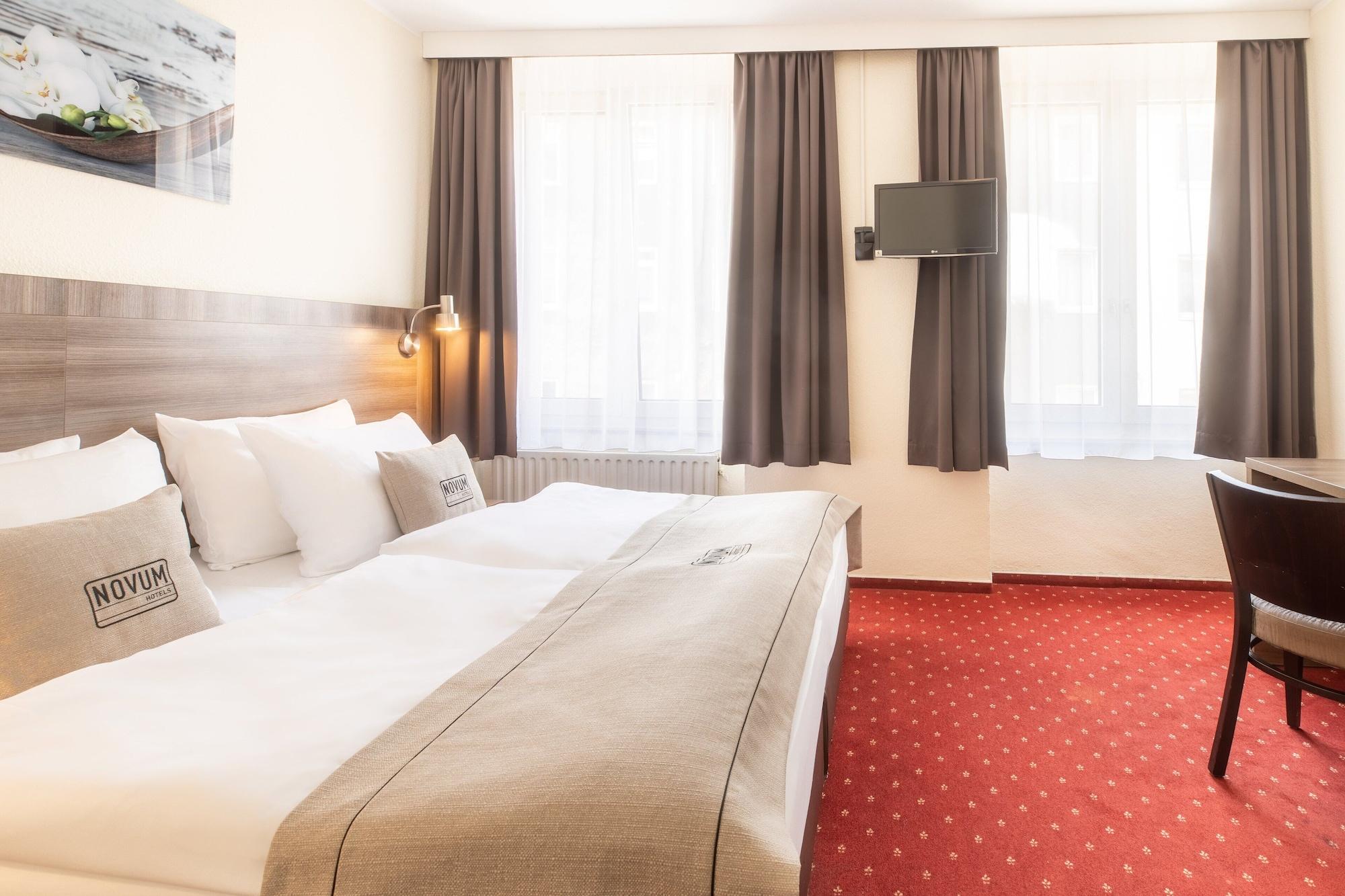 โนวุม โฮเต็ล ลีโอเน็ท คอล์น อัลท์สตัดท์ Hotel โคโลญ ภายนอก รูปภาพ