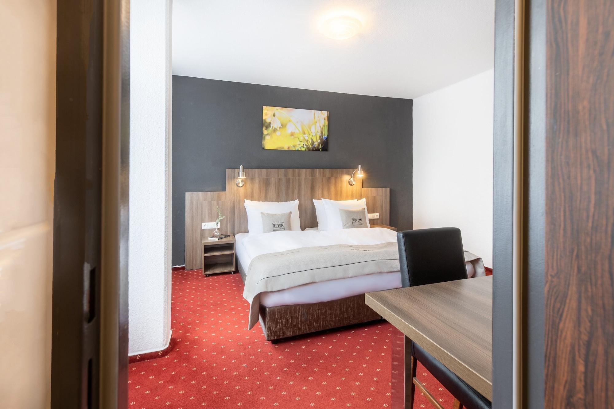โนวุม โฮเต็ล ลีโอเน็ท คอล์น อัลท์สตัดท์ Hotel โคโลญ ภายนอก รูปภาพ