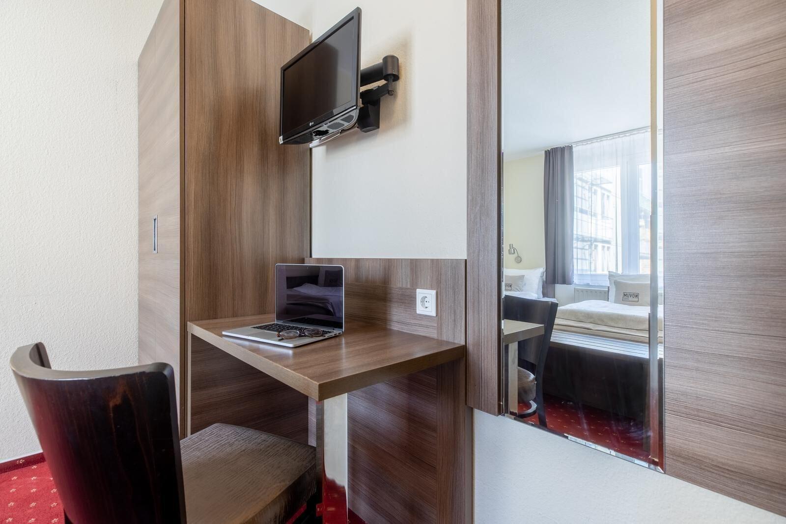 โนวุม โฮเต็ล ลีโอเน็ท คอล์น อัลท์สตัดท์ Hotel โคโลญ ภายนอก รูปภาพ