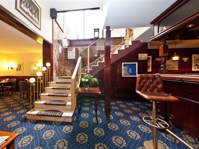 โนวุม โฮเต็ล ลีโอเน็ท คอล์น อัลท์สตัดท์ Hotel โคโลญ ภายนอก รูปภาพ